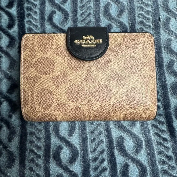 Coach Black and Tan Crossbody Bag with Matching Wallet - Picture 10 of 13